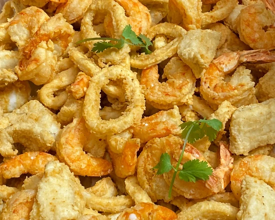 Fritto misto with calamari and fried seafood